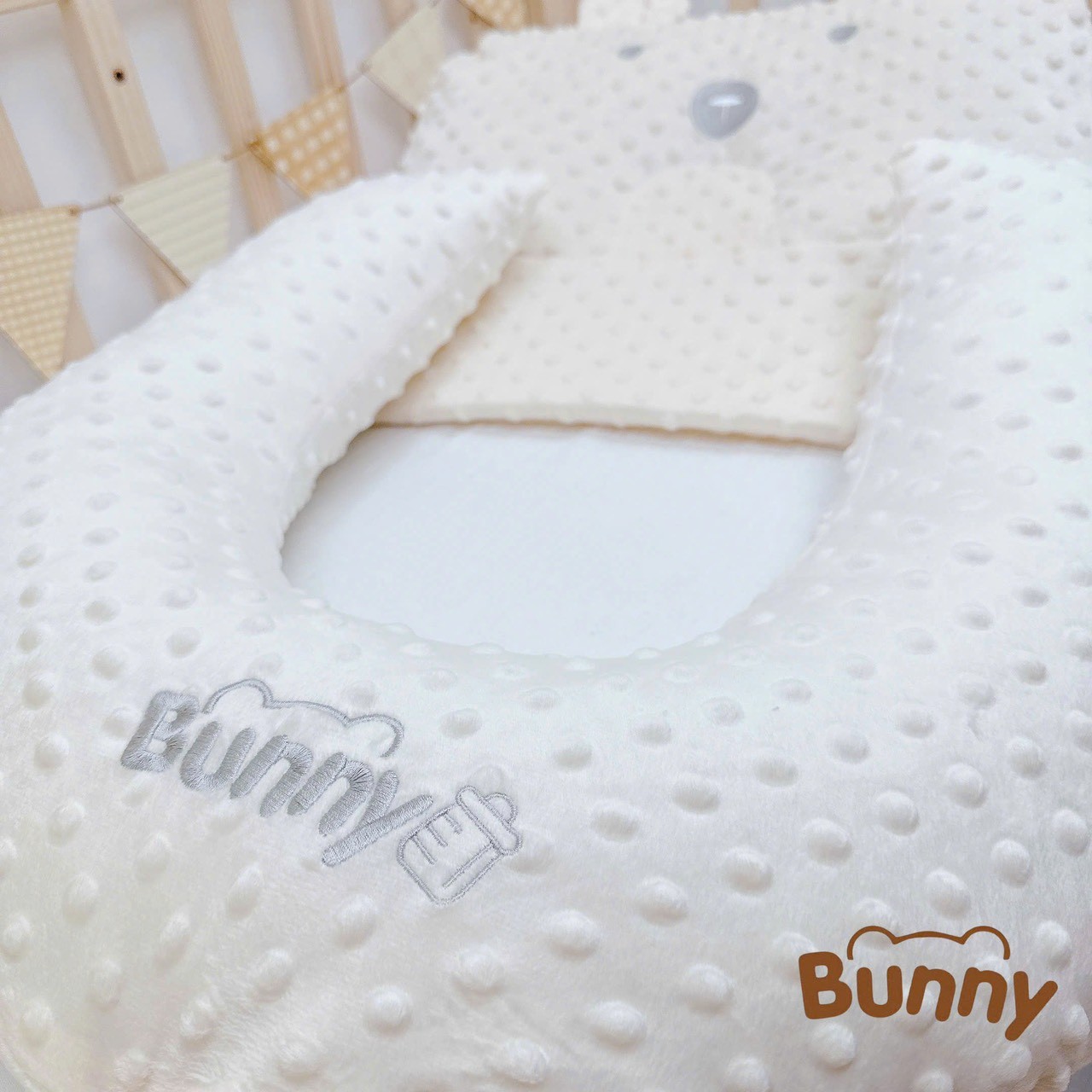 Đệm chống trào ngược Bunny thế hệ mới siêu xịn sò đa năng làm gối chống bẹp đầu, làm gối chống trào ngược, làm đệm ngủ đúng tư thế