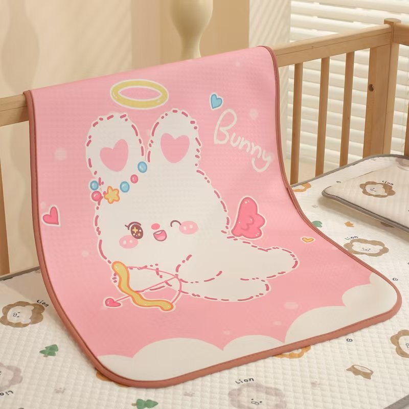 Tấm lót chống thấm cho bé sơ sinh KidsWorld họa tiết hình thú cotton mềm mại thấm hút tốt thoáng khí 50x70cm