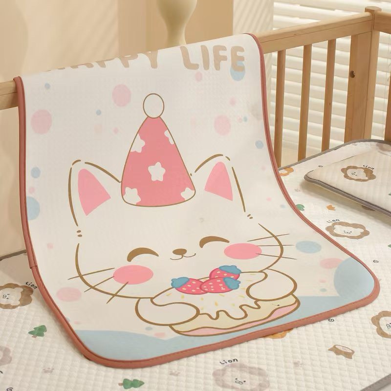 Tấm lót chống thấm cho bé sơ sinh KidsWorld họa tiết hình thú cotton mềm mại thấm hút tốt thoáng khí 50x70cm