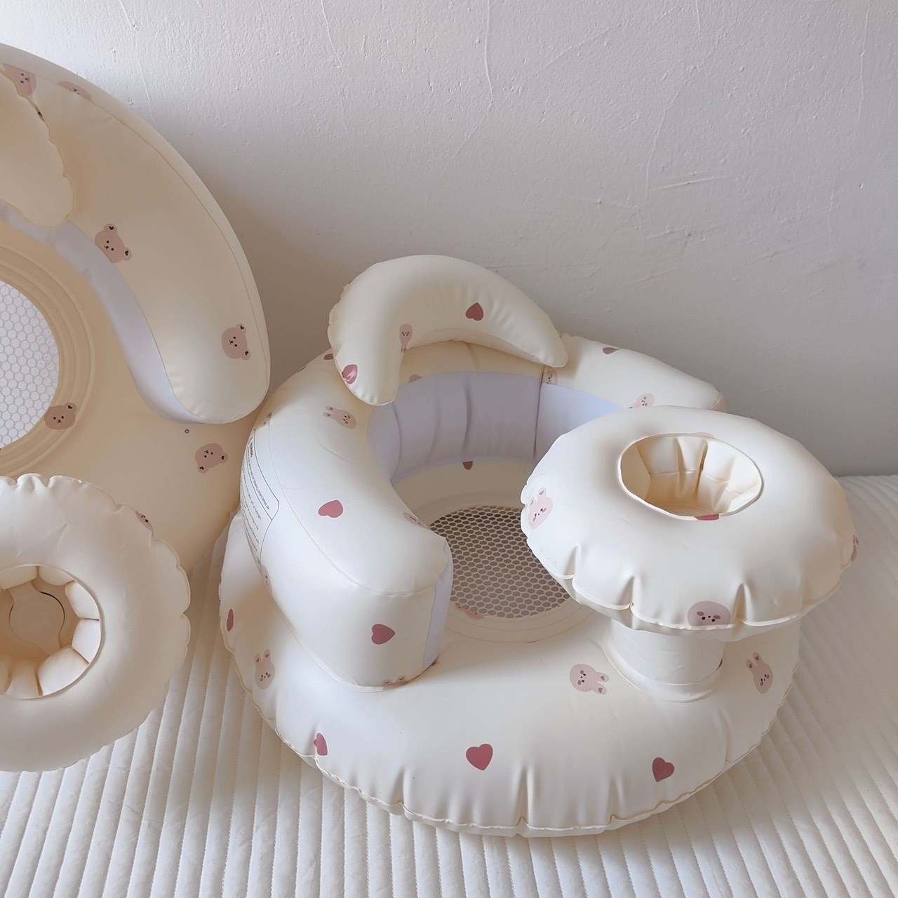 Ghế hơi tập ngồi cho bé có khay KidsWorld ghế ngồi ăn dặm bơm hơi tự động chống ngã cao cấp thiết kế chống ngả về phía trước
