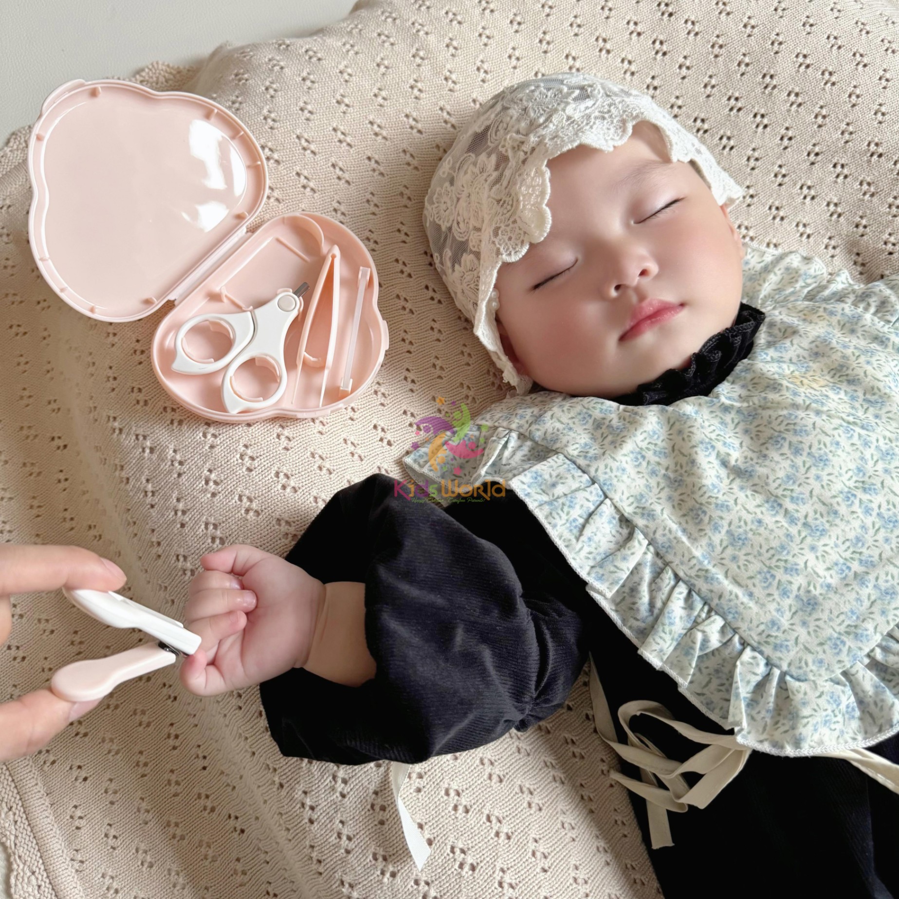 Bộ dụng cụ cắt móng tay, móng chân KidsWorld hình đám mây chống kẹp cho bé sơ sinh