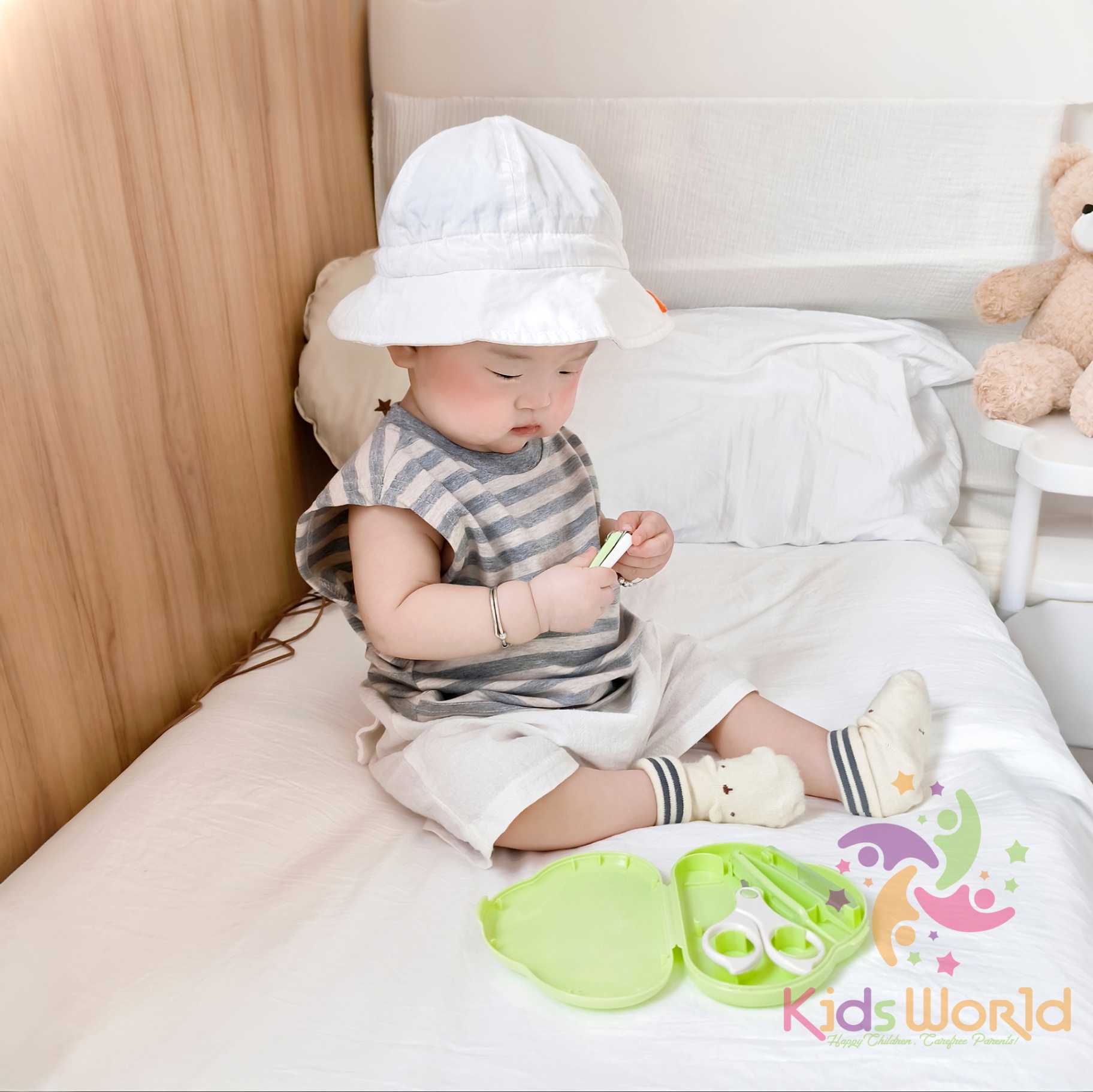 Bộ dụng cụ cắt móng tay, móng chân KidsWorld hình đám mây chống kẹp cho bé sơ sinh