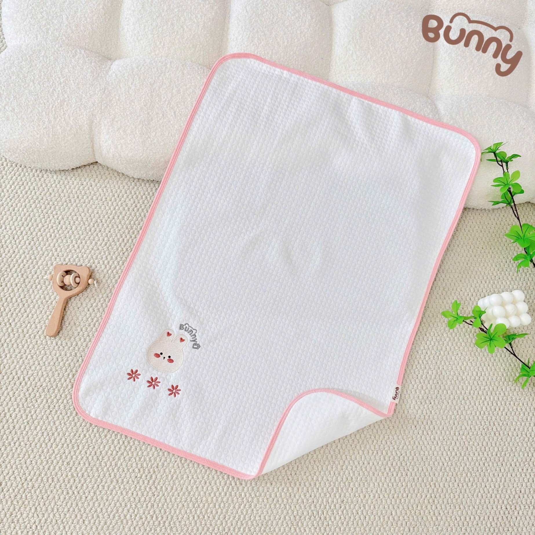 Tấm lót chống thấm Bunny thêu hoạ tiết dễ thương siêu êm mềm mịn thấm hút tốt không thấm ngược chống tràn, chống trơn