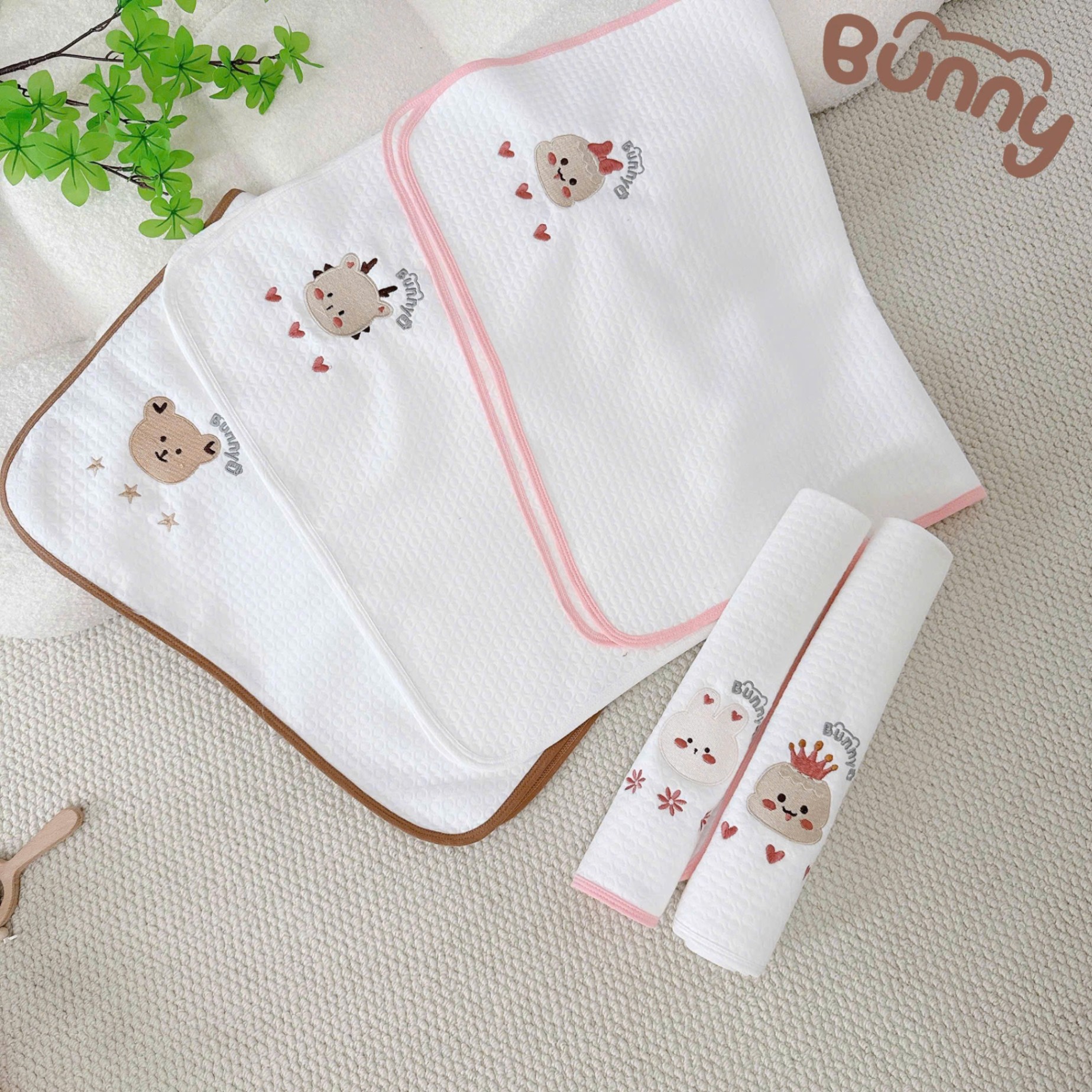 Tấm lót chống thấm Bunny thêu hoạ tiết dễ thương siêu êm mềm mịn thấm hút tốt không thấm ngược chống tràn, chống trơn