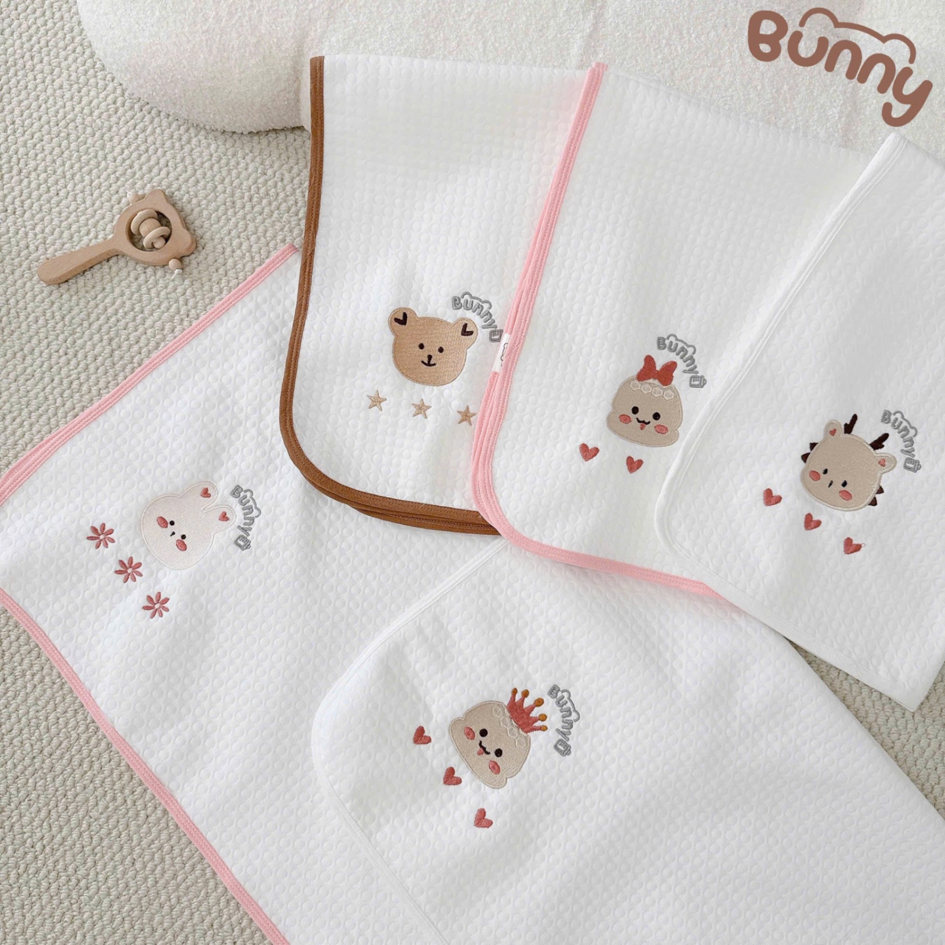 Tấm lót chống thấm Bunny thêu hoạ tiết dễ thương siêu êm mềm mịn thấm hút tốt không thấm ngược chống tràn, chống trơn