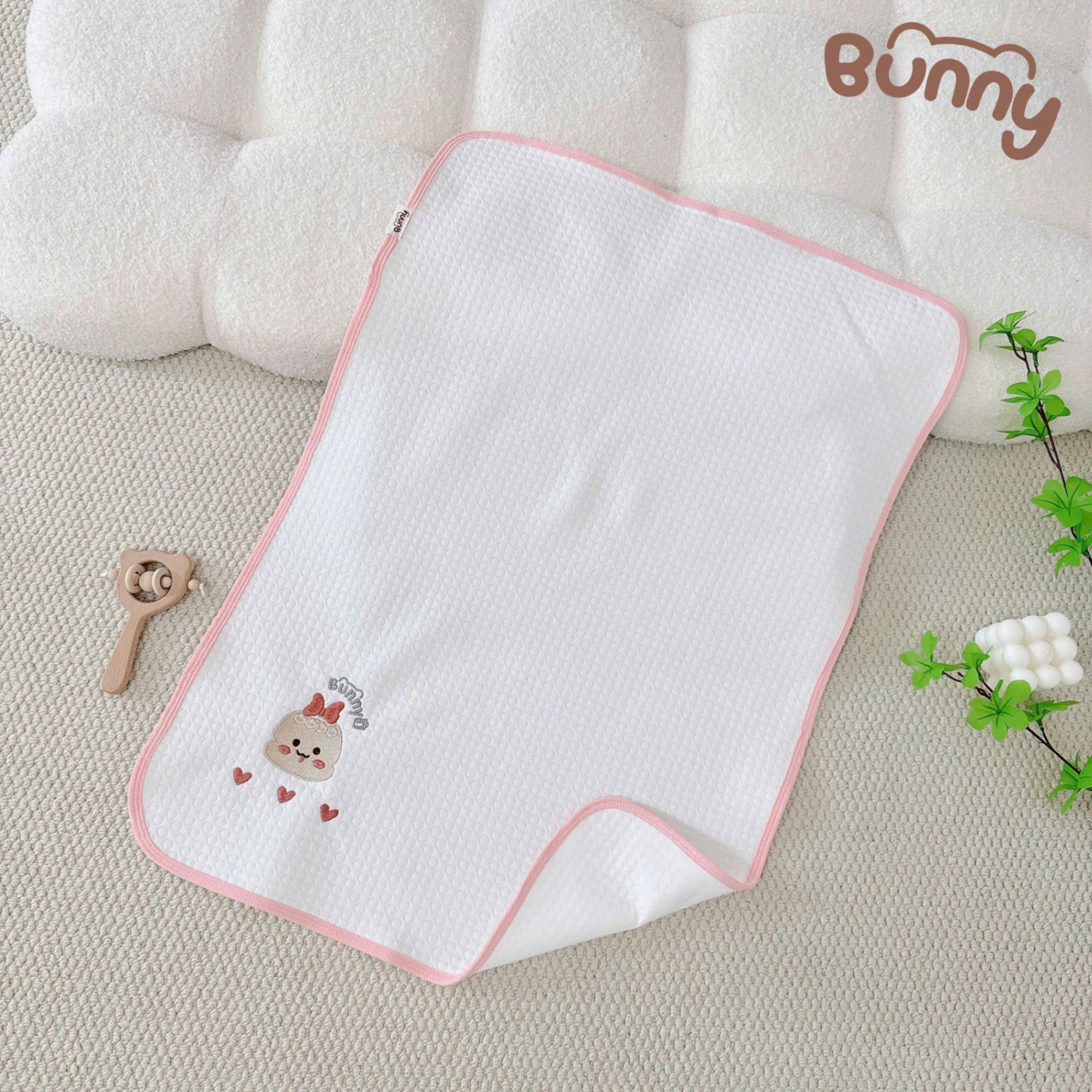 Tấm lót chống thấm Bunny thêu hoạ tiết dễ thương siêu êm mềm mịn thấm hút tốt không thấm ngược chống tràn, chống trơn