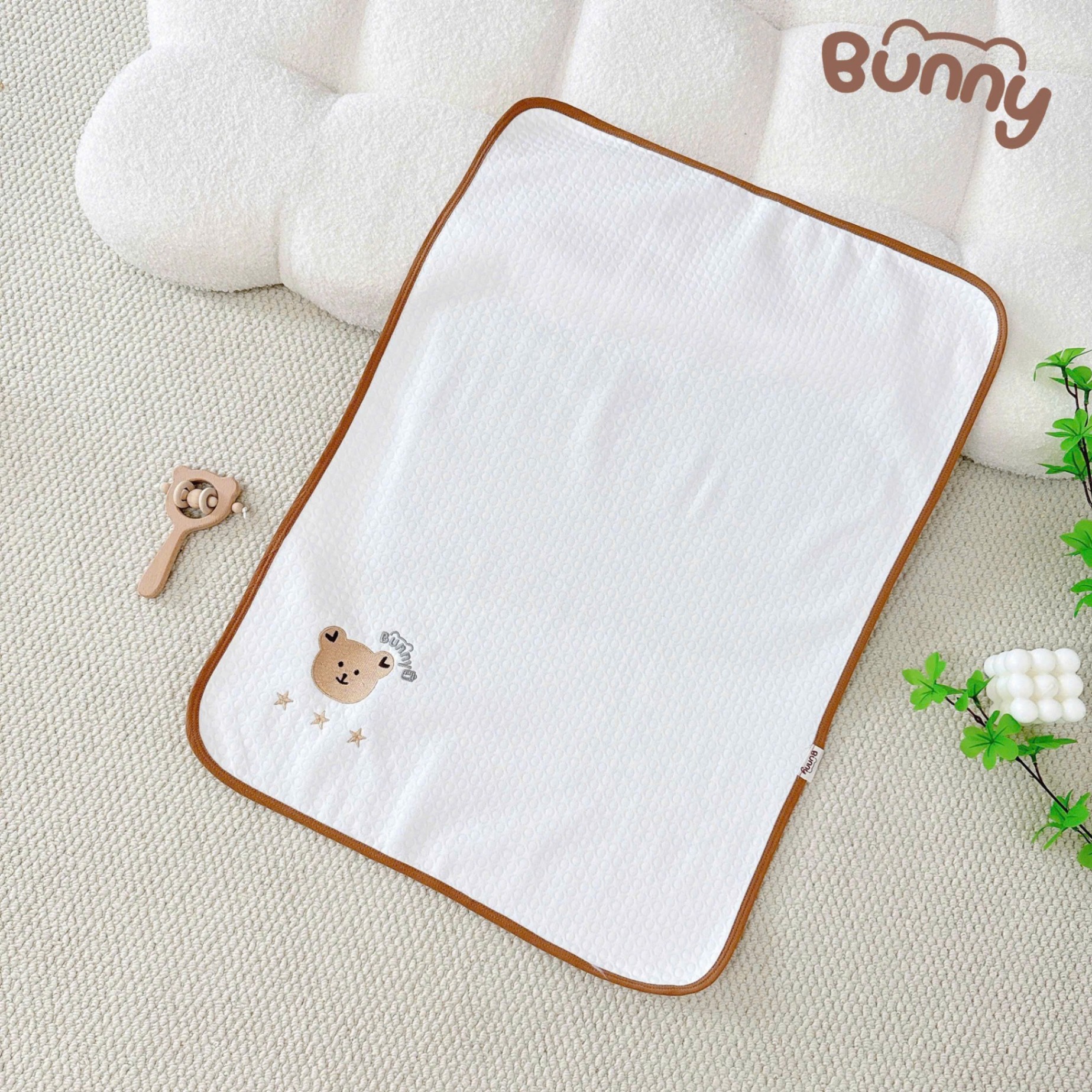 Tấm lót chống thấm Bunny thêu hoạ tiết dễ thương siêu êm mềm mịn thấm hút tốt không thấm ngược chống tràn, chống trơn