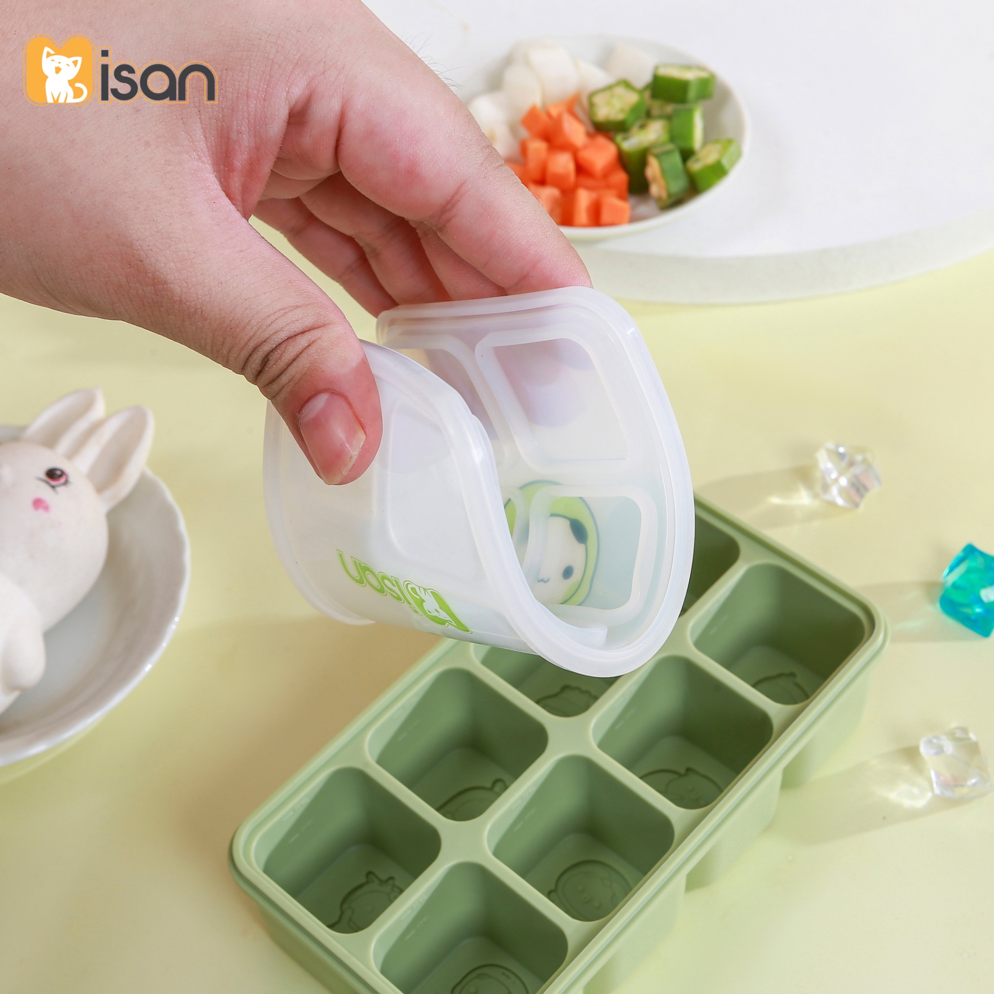 Khay trữ đông đồ ăn dặm silicon Misan Cube 8 ô cho bé có nắp đậy, Hộp trữ đông đồ ăn dặm silicon Misan có vạch chia ml