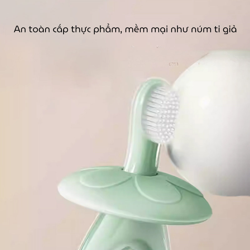 Bàn chải đánh răng kết hợp gặm nướu 2in1 chất liệu silicon thực phẩm mềm mại với vòng chắn hình hoa ngăn không cho bé thọc sâu