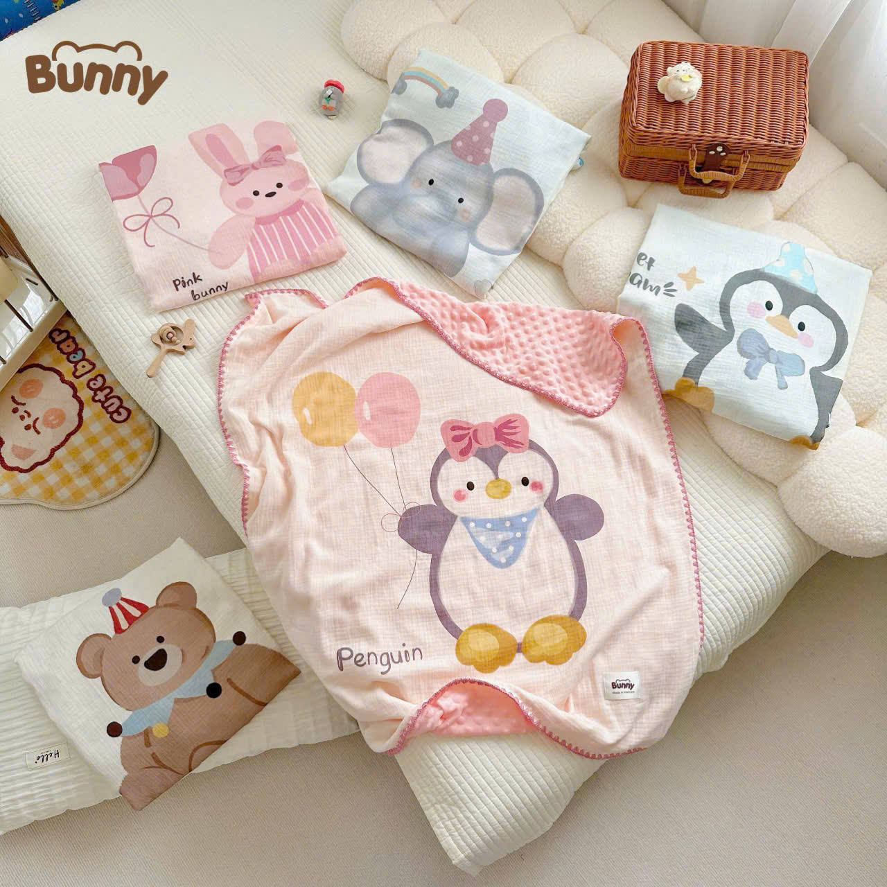 Chăn cho bé họa tiết hoạt hình siêu cute Bunny 2 lớp muslin cotton thoáng mát, nhung mềm mịn giữ ấm màu pastel nhẹ nhàng tạo cảm giác êm dịu, giúp bé dễ vào giấc ngủ