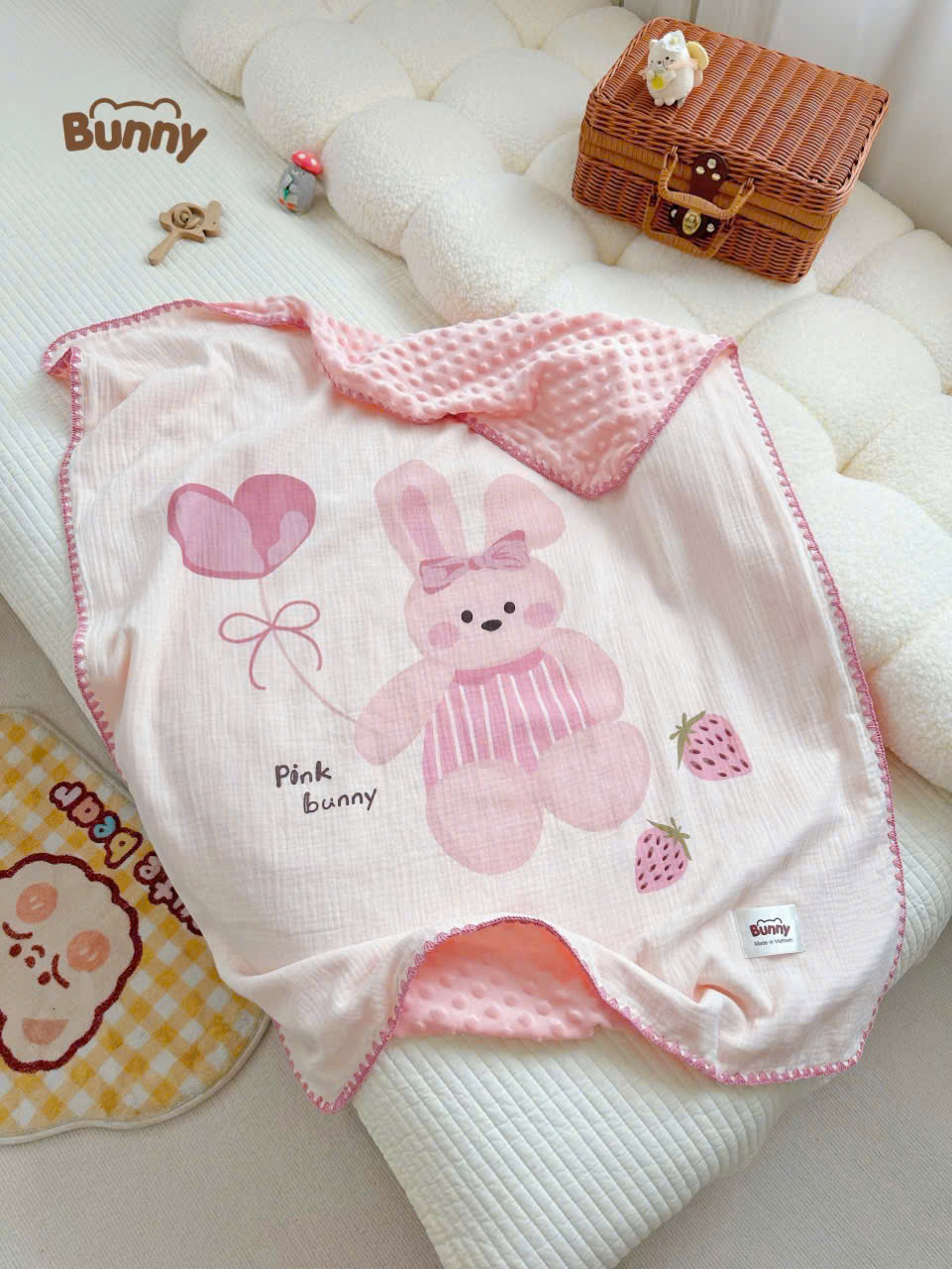 Chăn cho bé họa tiết hoạt hình siêu cute Bunny 2 lớp muslin cotton thoáng mát, nhung mềm mịn giữ ấm màu pastel nhẹ nhàng tạo cảm giác êm dịu, giúp bé dễ vào giấc ngủ