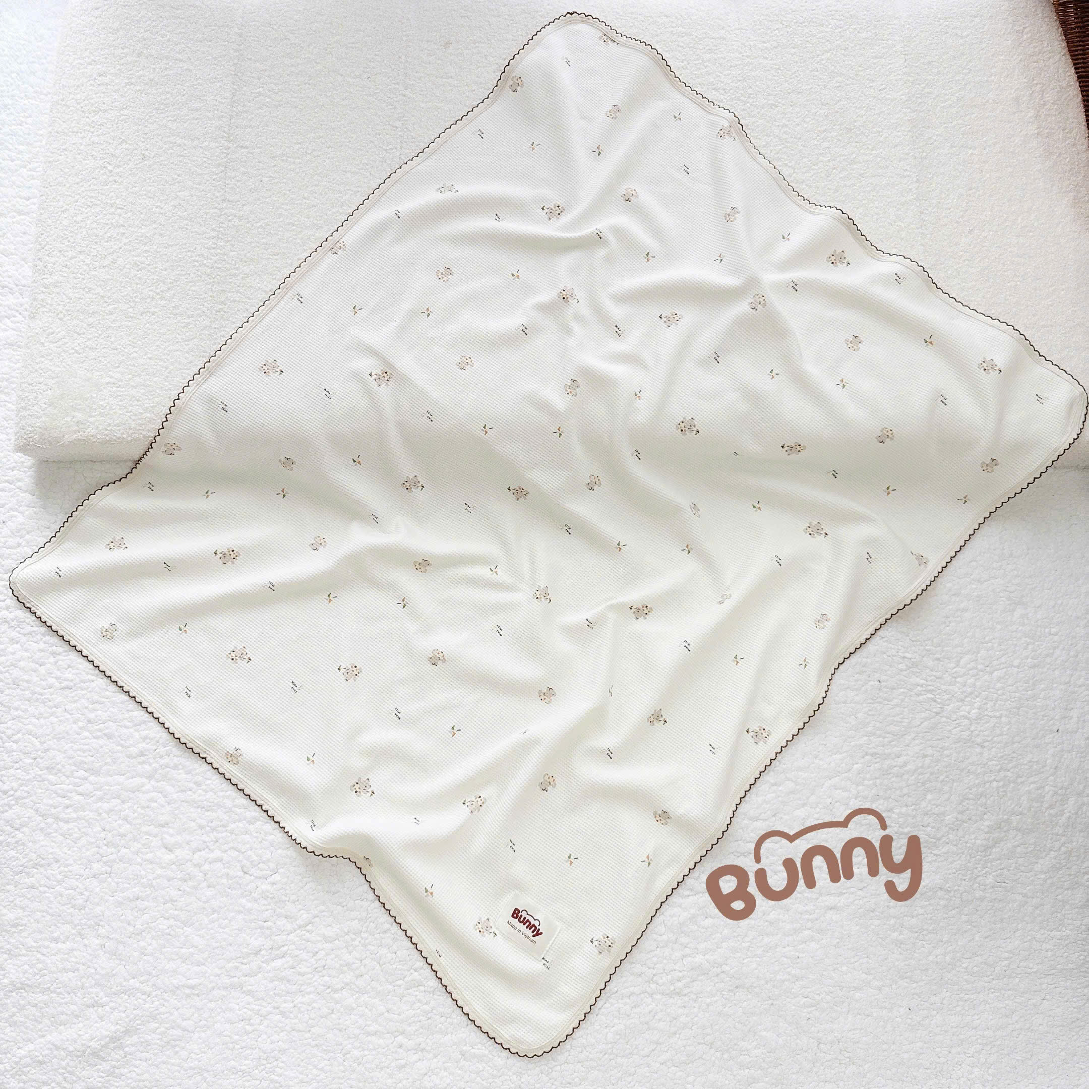 Chăn waffle sợi tre Bunny dày dặn mềm mịn kháng khuẩn cho bé vừa mềm vừa thoáng hoạ tiết siêu sinh