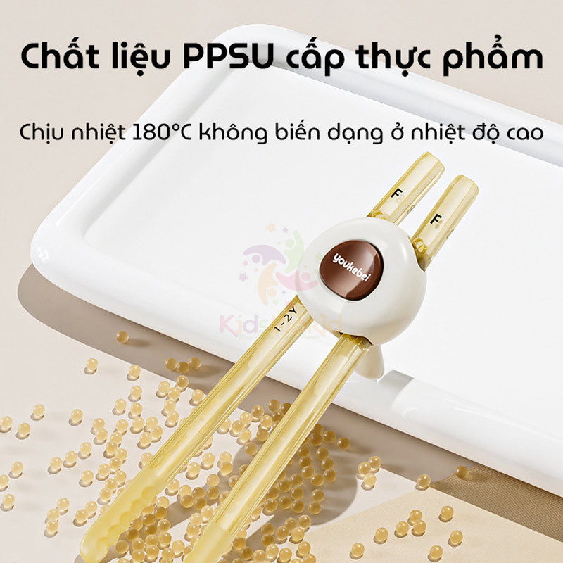 Đũa tập gắp cho bé tập ăn Youkebei màu Socola chất liệu PPSU cao cấp, với nút bấm điều chỉnh 3 nấc, đầu đũa lượn sóng