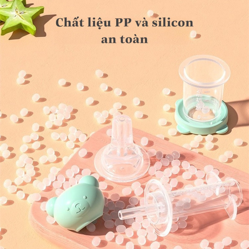 Dụng cụ uống thuốc, uống sữa cho bé KidsWorld hình gấu có vạch chia ml tiện lợi, silicon thực phẩm cao cấp, mềm mại chống sặc