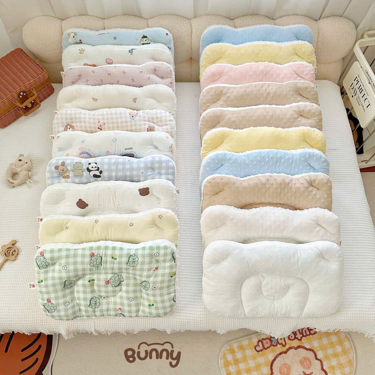Gối cho bé chữ nhật Bunny họa tiết dễ thương nhung hạt mềm êm, bé nằm mát không hầm đầu