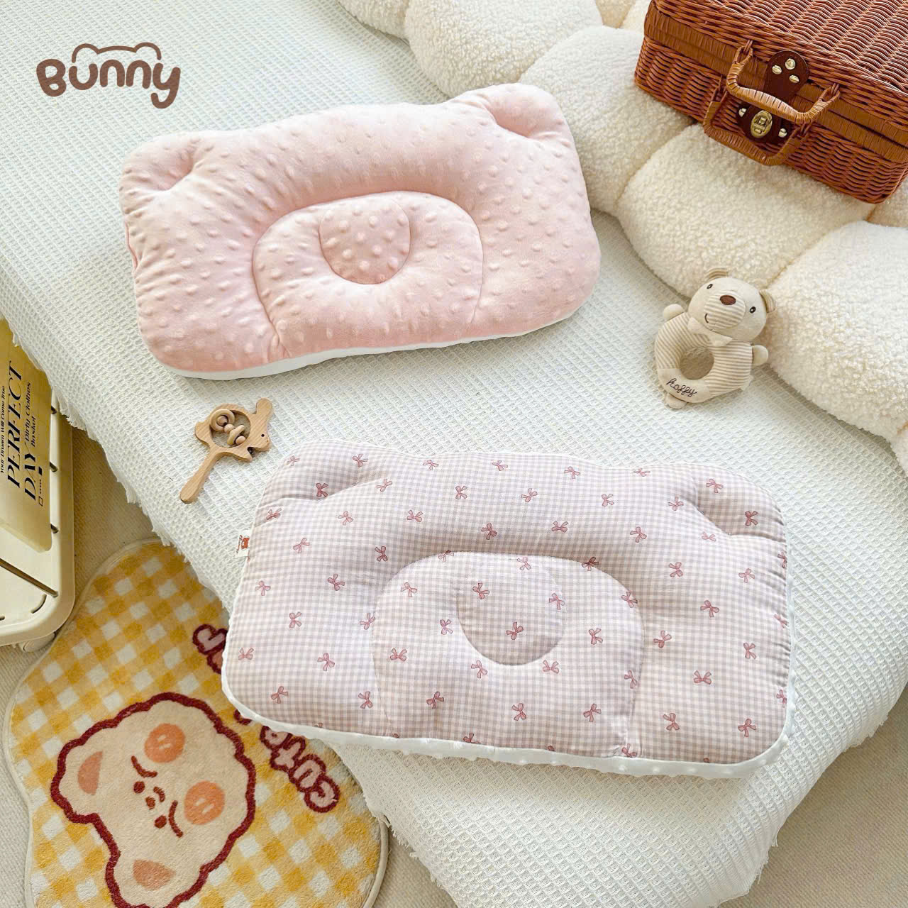 Gối cho bé chữ nhật Bunny họa tiết dễ thương nhung hạt mềm êm, bé nằm mát không hầm đầu