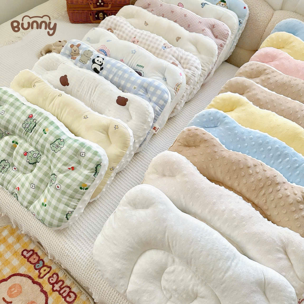 Gối cho bé chữ nhật Bunny họa tiết dễ thương nhung hạt mềm êm, bé nằm mát không hầm đầu