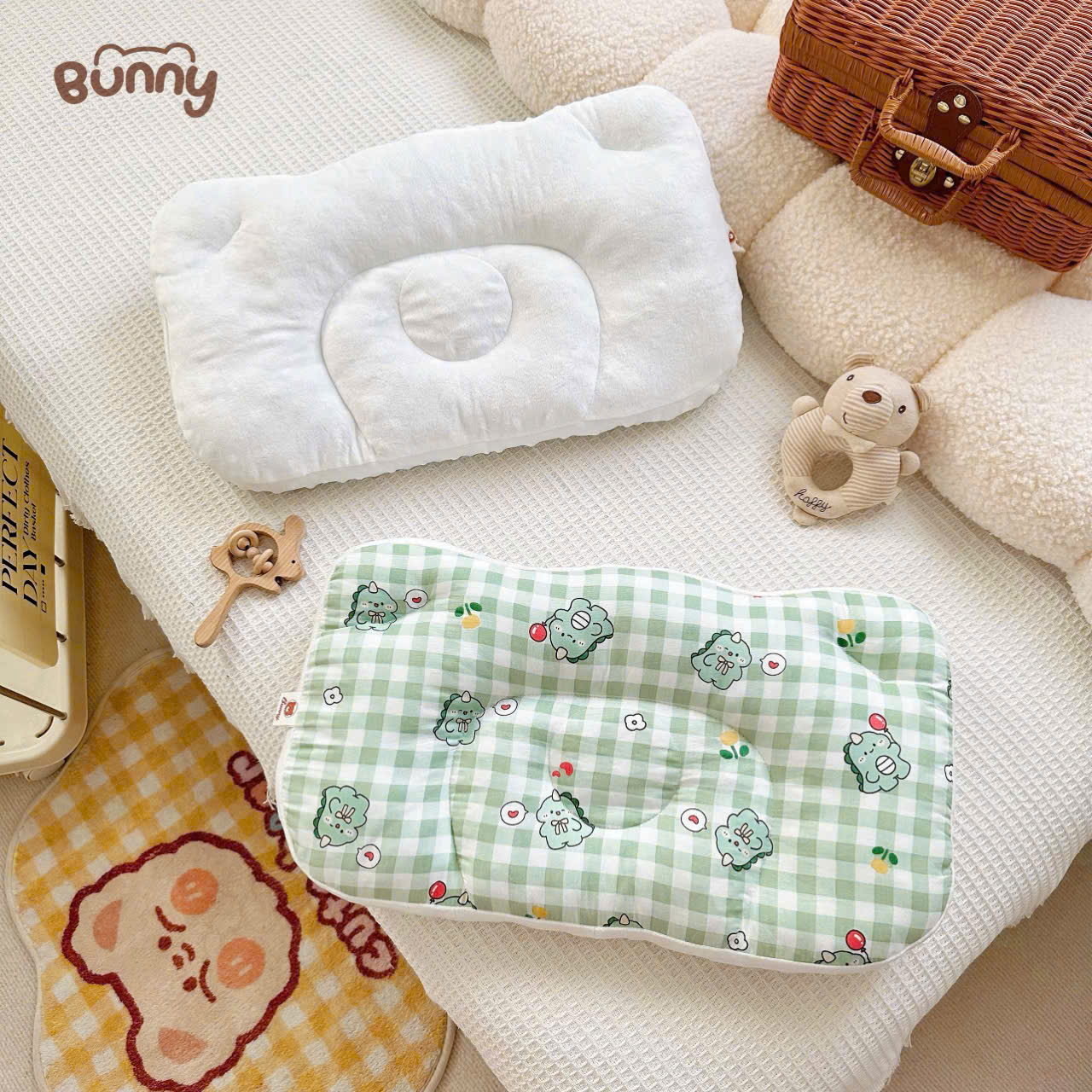 Gối cho bé chữ nhật Bunny họa tiết dễ thương nhung hạt mềm êm, bé nằm mát không hầm đầu