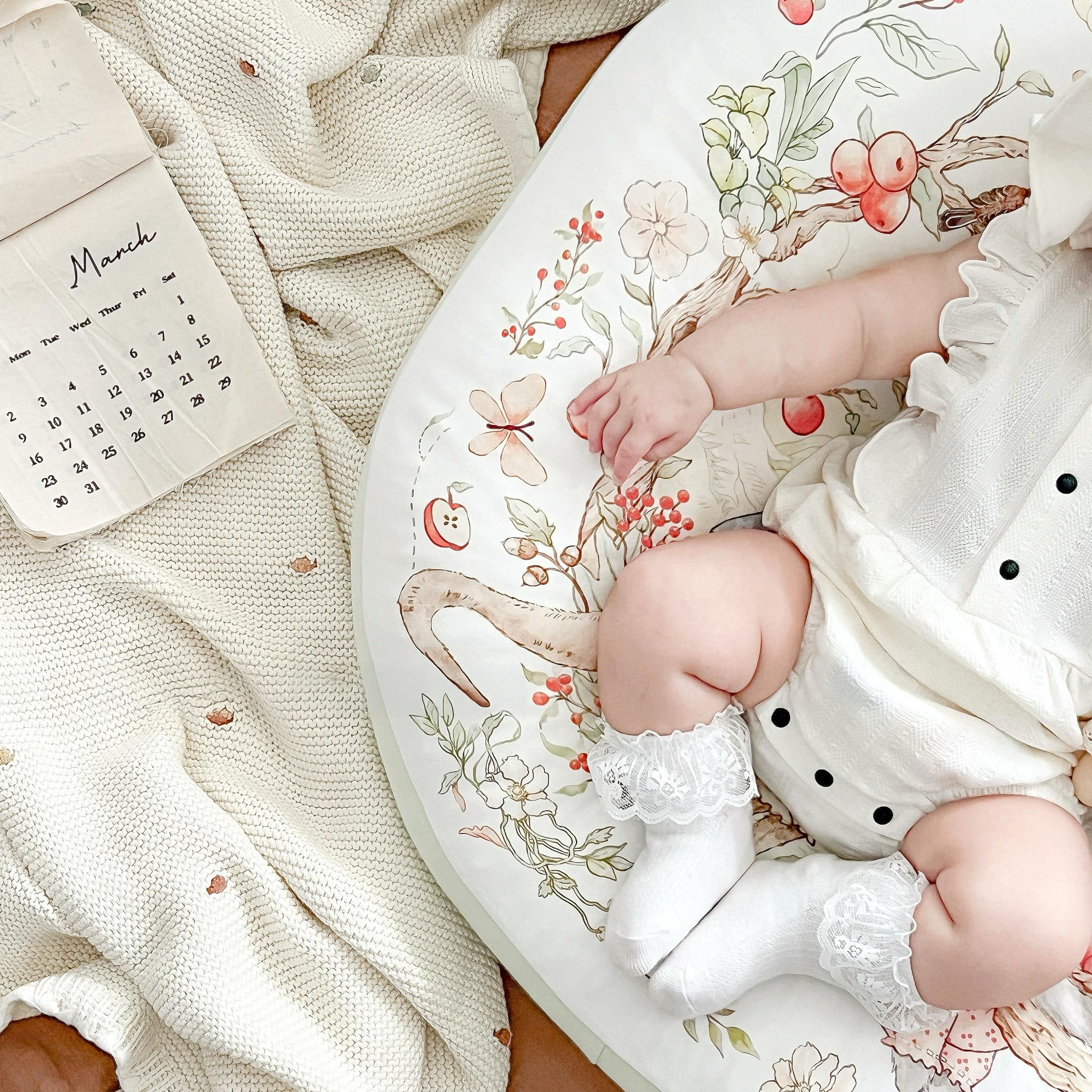 Gối chống trào ngược cho bé Bunny hoạ tiết cố tích vải Cotton, Airmesh mềm mịn thoáng khí, chống hầm bí giúp bé giảm trào ngược, ngủ êm, ngủ sâu hơn