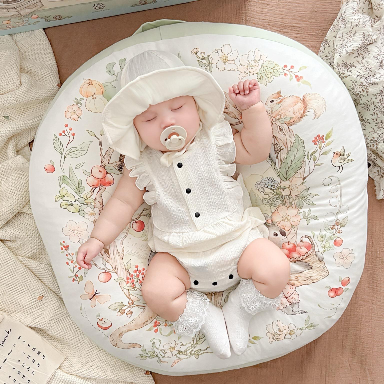 Gối chống trào ngược cho bé Bunny hoạ tiết cố tích vải Cotton, Airmesh mềm mịn thoáng khí, chống hầm bí giúp bé giảm trào ngược, ngủ êm, ngủ sâu hơn