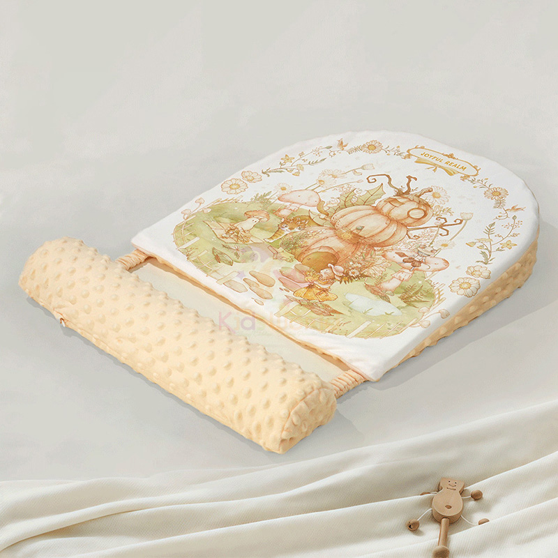 Gối dốc chống trào ngược cho bé hoạ tiết cổ tích thiết kế khoa học 15° với 2 mặt Nhung hạt đậu và Cotton dẹt kim