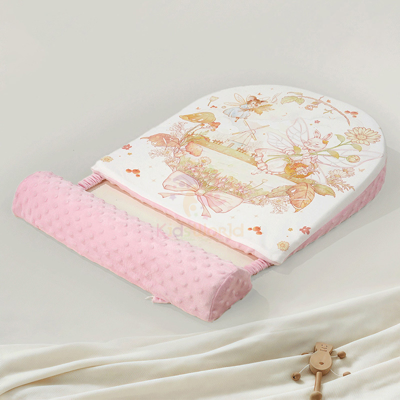 Gối dốc chống trào ngược cho bé hoạ tiết cổ tích thiết kế khoa học 15° với 2 mặt Nhung hạt đậu và Cotton dẹt kim