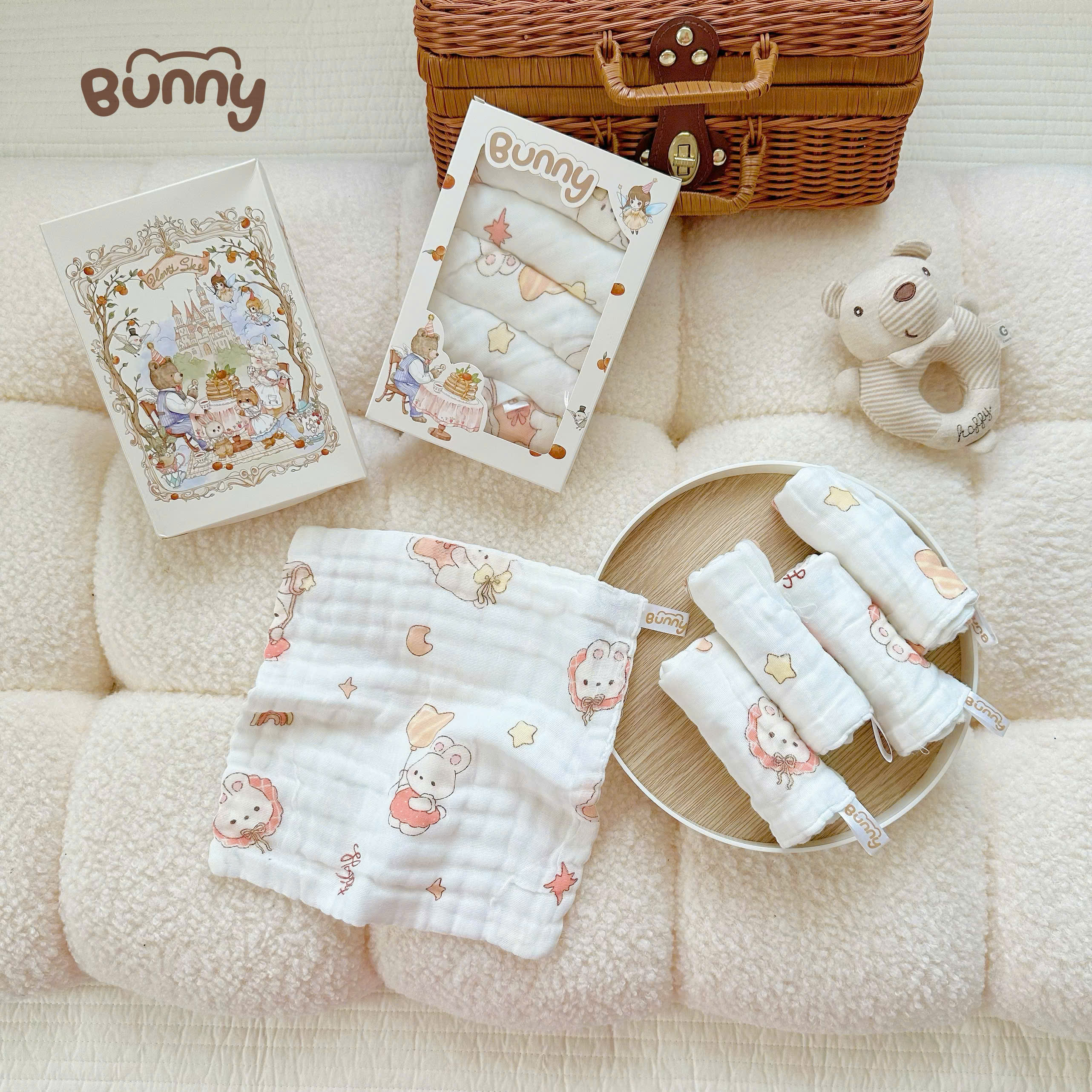 Hộp 5 khăn sữa cho bé Bunny phiên bản cổ tích vải xô 6 lớp mềm mịn, thấm hút tốt, giặt nhanh khô, càng giặt càng mềm an toàn tuyệt đối cho da bé