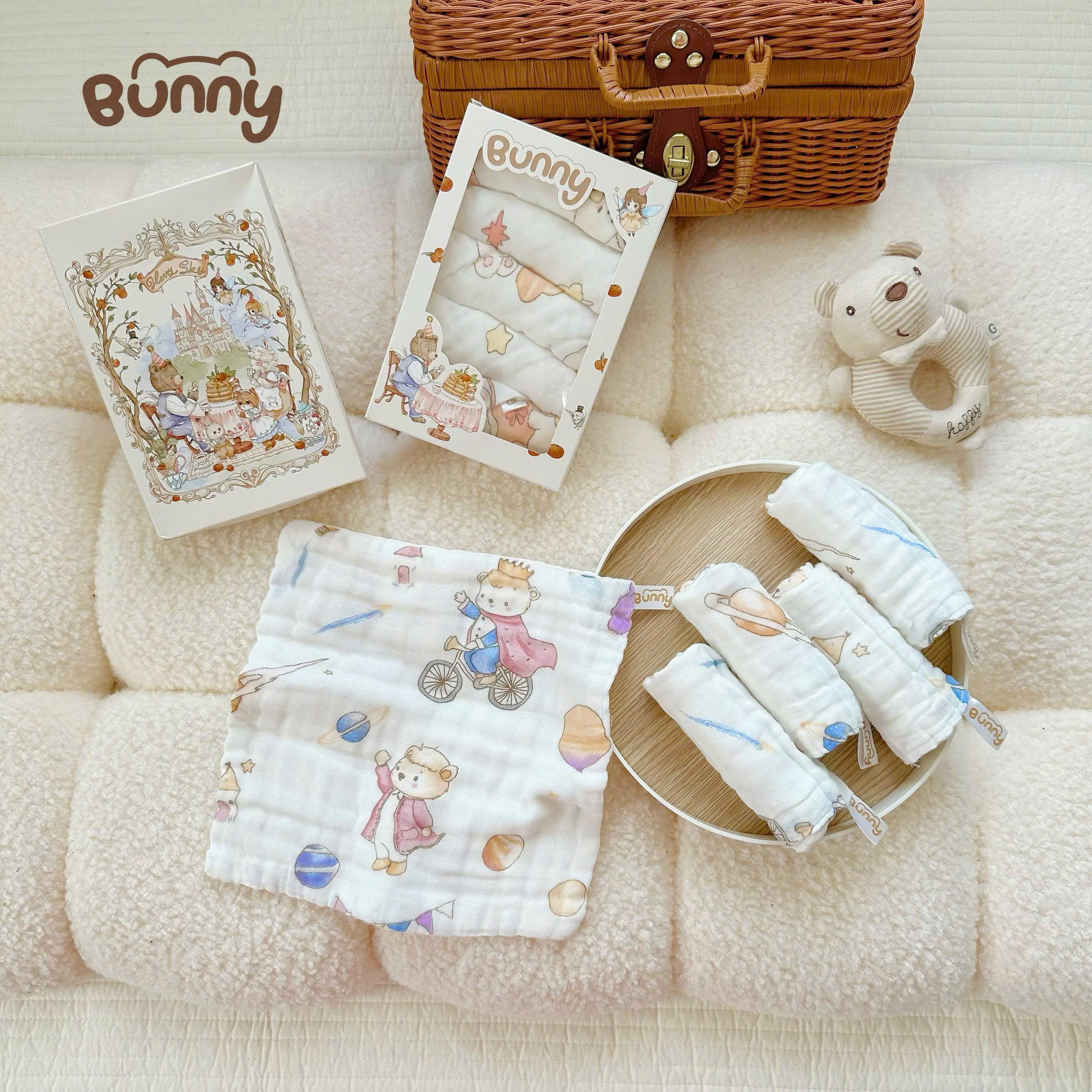 Hộp 5 khăn sữa cho bé Bunny phiên bản cổ tích vải xô 6 lớp mềm mịn, thấm hút tốt, giặt nhanh khô, càng giặt càng mềm an toàn tuyệt đối cho da bé