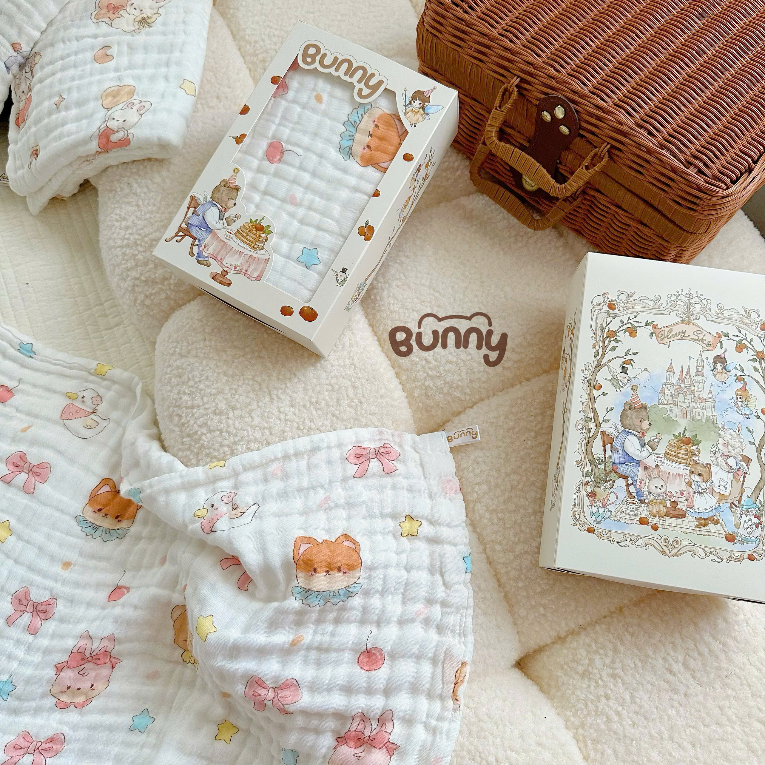 Khăn tắm cho bé Bunny phiên bản cổ tích vải xô mềm mịn, thấm hút tốt, giặt nhanh khô, càng giặt càng mềm an toàn tuyệt đối cho da bé