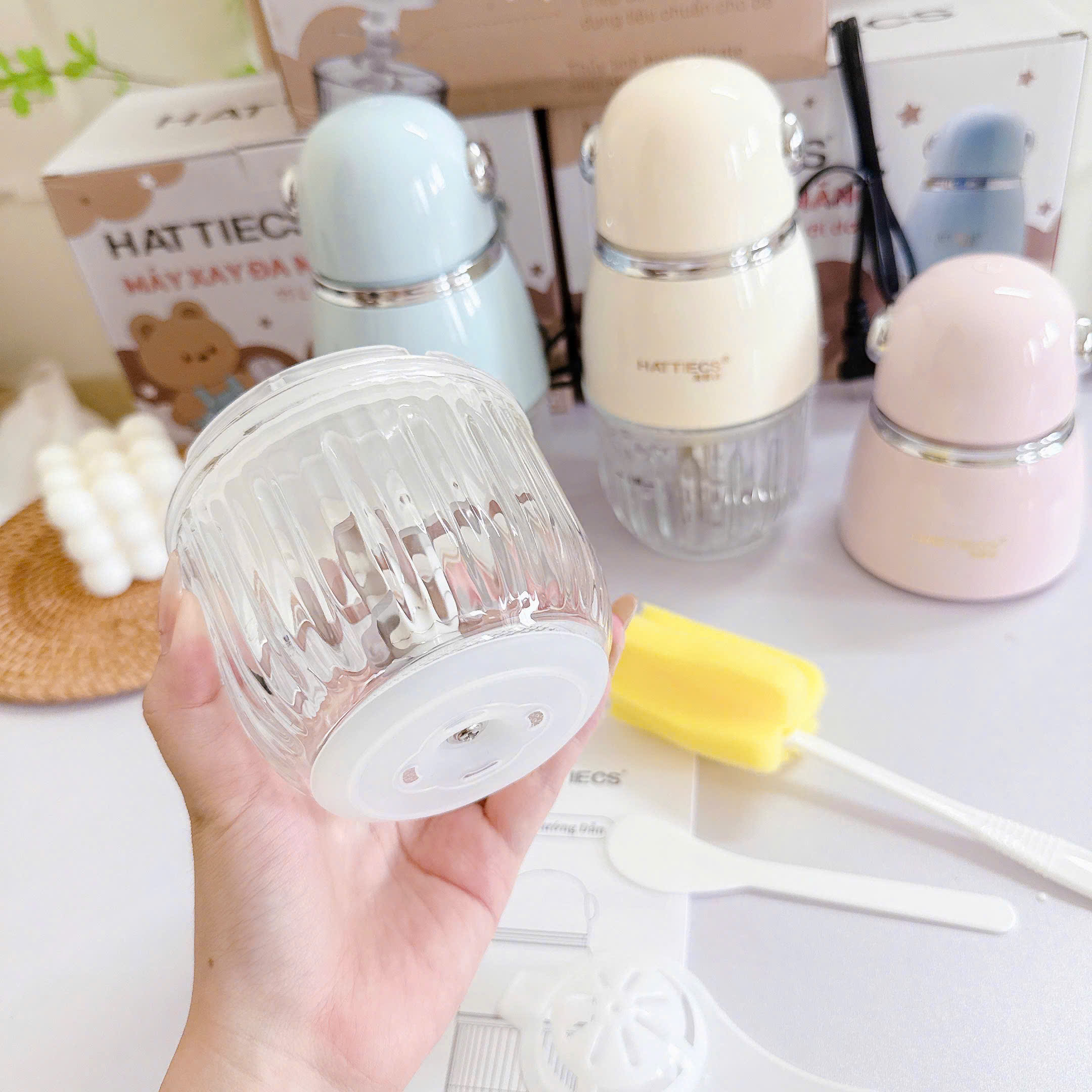 Máy xay ăn dặm cho bé Hattiecs HCP-A10 với 11 lưỡi dao inox 316 cao cấp cối thuỷ tinh borosilicat đúc nguyên khối dung tích 300ml