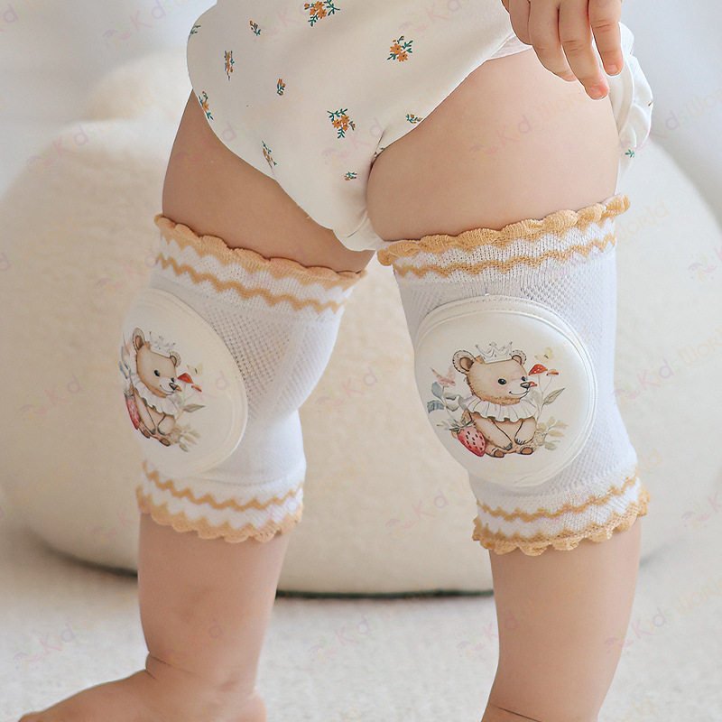 Tất vớ bảo vệ đầu gối cho bé tập bò, tập đi hoạ tiết cổ tích chống va đập, thoáng khí cao cấp