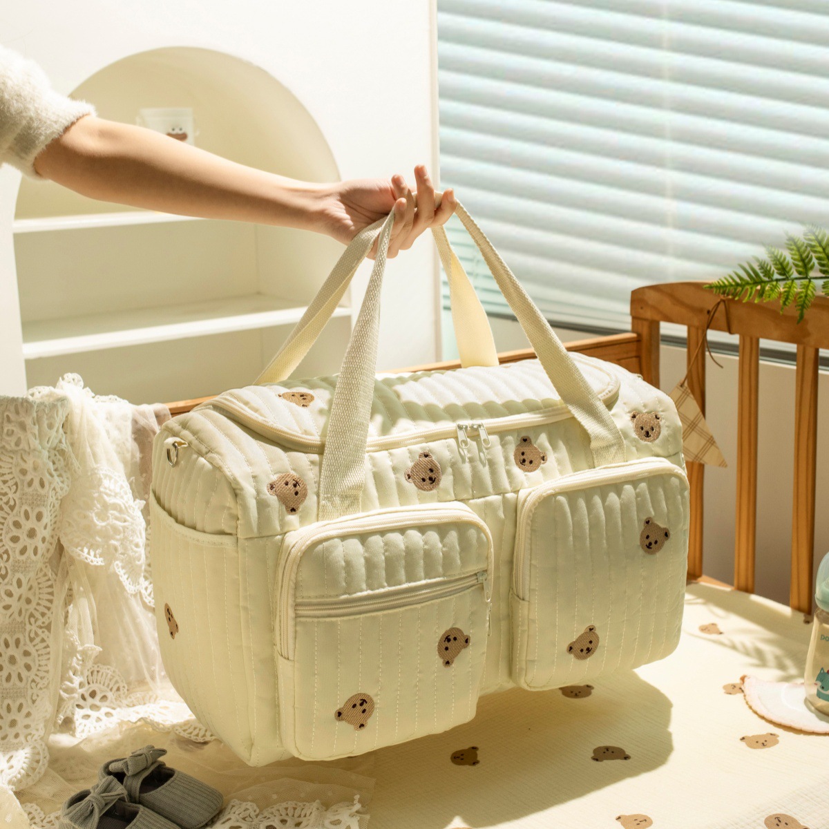 Túi xách bỉm sữa đựng đồ cho mẹ và bé Liandie thêu phong cách Hàn quốc cho mẹ hiện đại