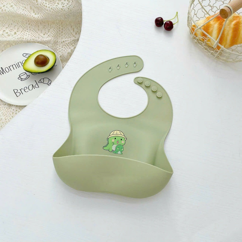 Yếm ăn dặm silicon cho bé KidsWorld hoạ tiết động vật dễ thương chống thấm có máng hứng không bám bẩm