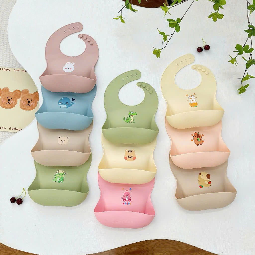 Yếm ăn dặm silicon cho bé KidsWorld hoạ tiết động vật dễ thương chống thấm có máng hứng không bám bẩm