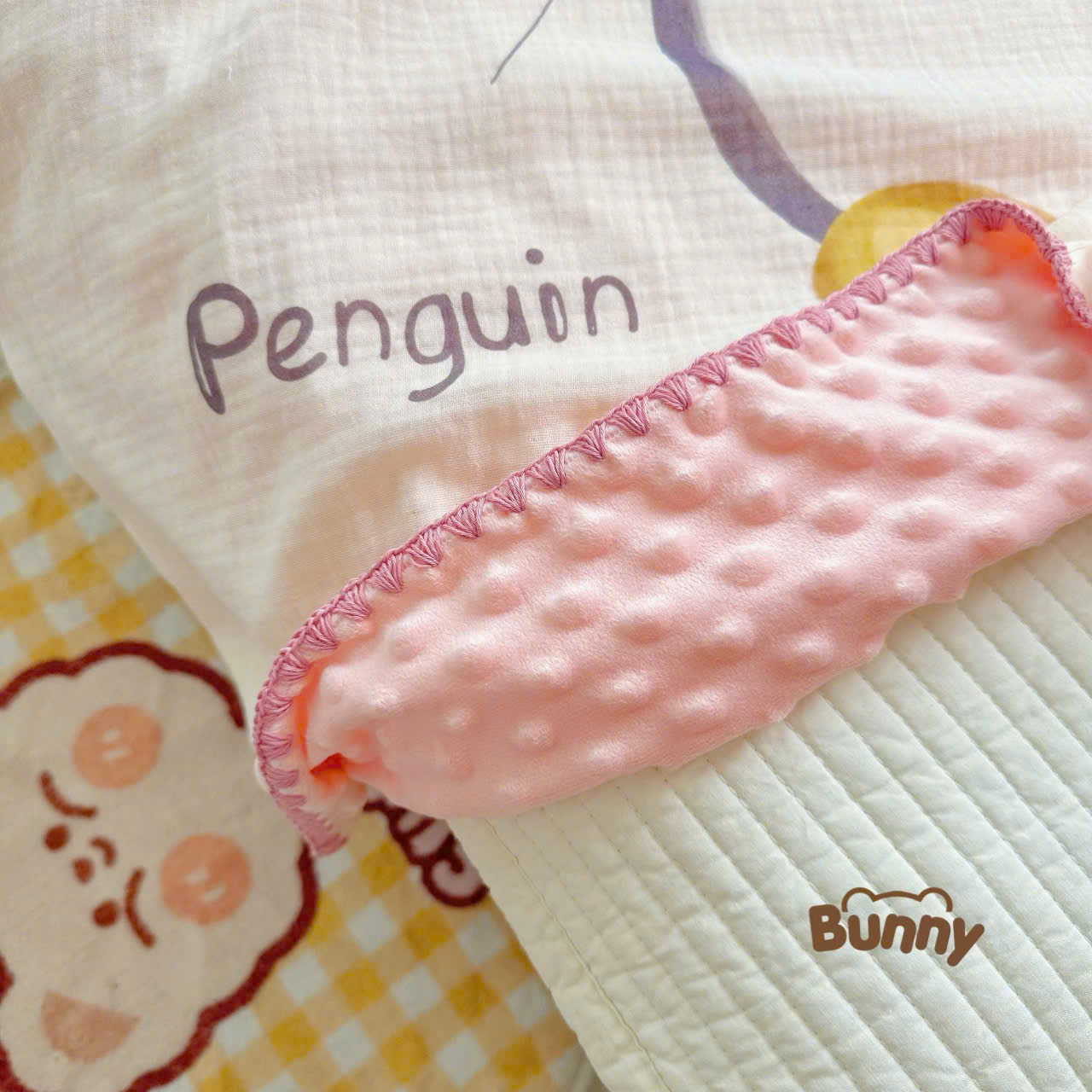 Chan-cho-be-hoa-tiet-hoat-hinh-sieu-cute-Bunny-2-lop-muslin-cotton-thoang-mat-nhung-mem-min-giu-am-mau-pastel-nhe-nhang-tao-cam-giac-em-diu-giup-be-de-vao-giac-ngu_chan-cho-be-hinh-hat-6.jpg