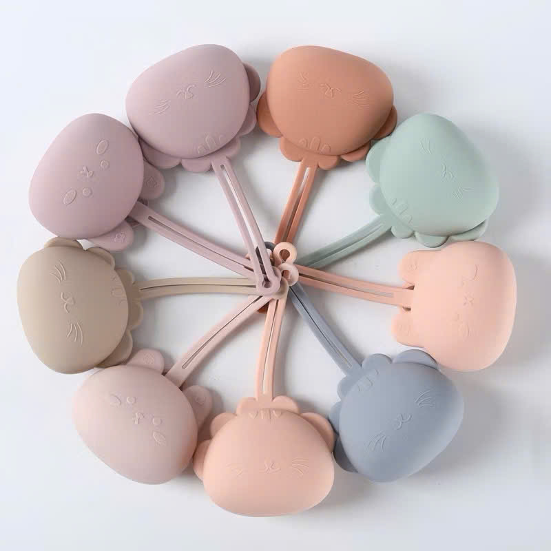 Hop-dung-ti-gia-KidsWorld-hinh-thu-chat-lieu-silicon-cao-cap-thiet-ke-moc-treo-thuan-tien-mang-theo-khi-di-ra-ngoai_hop-dung-ti-gia-hinh-thu-1.jpg