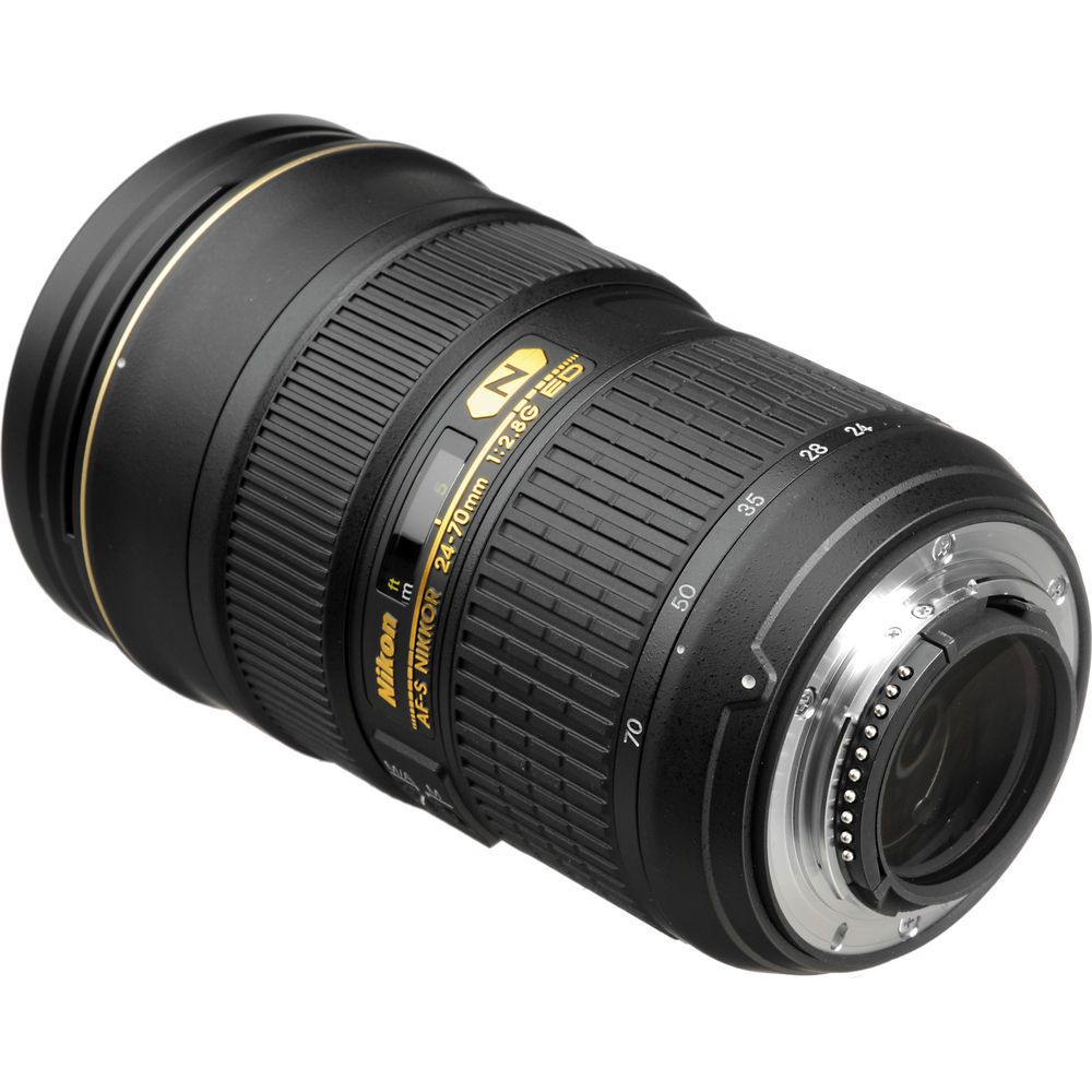 Nikon 24-70mm F/2.8 nano