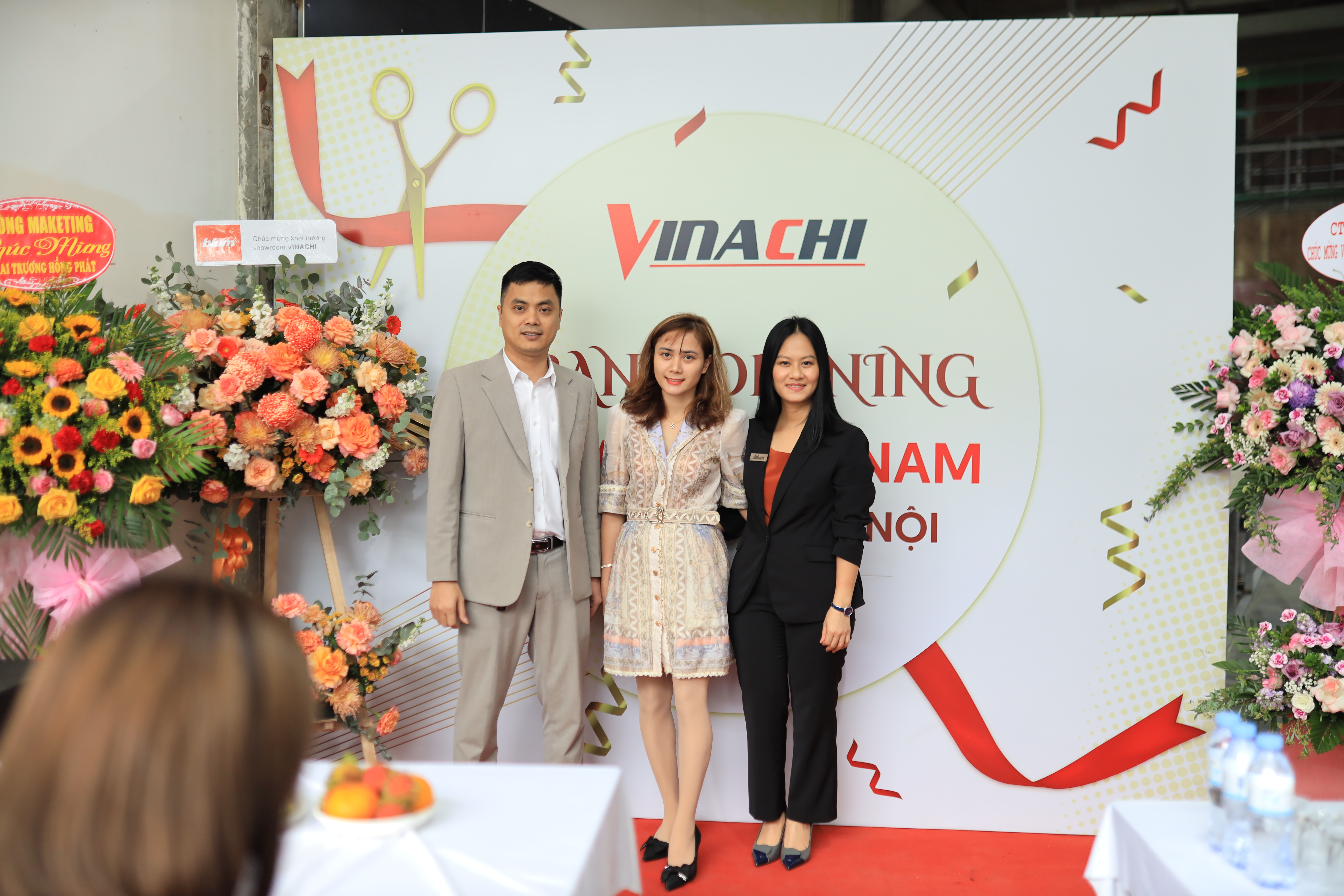 Quy doi tac blum den chuc mung su kien