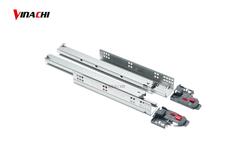 Ray âm giảm chấn được thiết kế lắp đặt âm tủ, tạo sự liền mạch, tăng tính thẩm mỹ