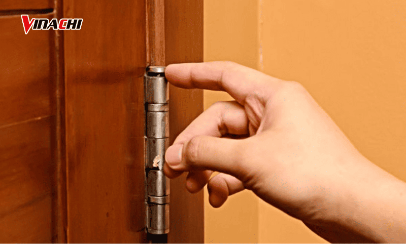 Một số điểm cần lưu ý khi tự sửa bản lề tại nhà