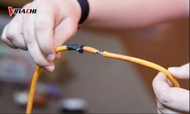 Dây điện bị đứt