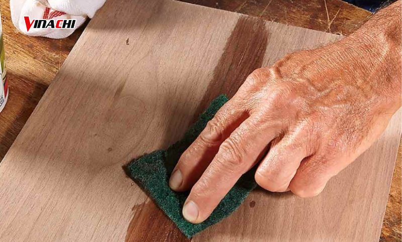 Cách tẩy keo dán trên gỗ