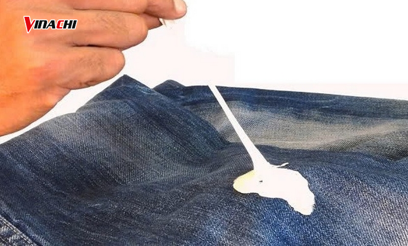 Cách tẩy keo dính trên vải