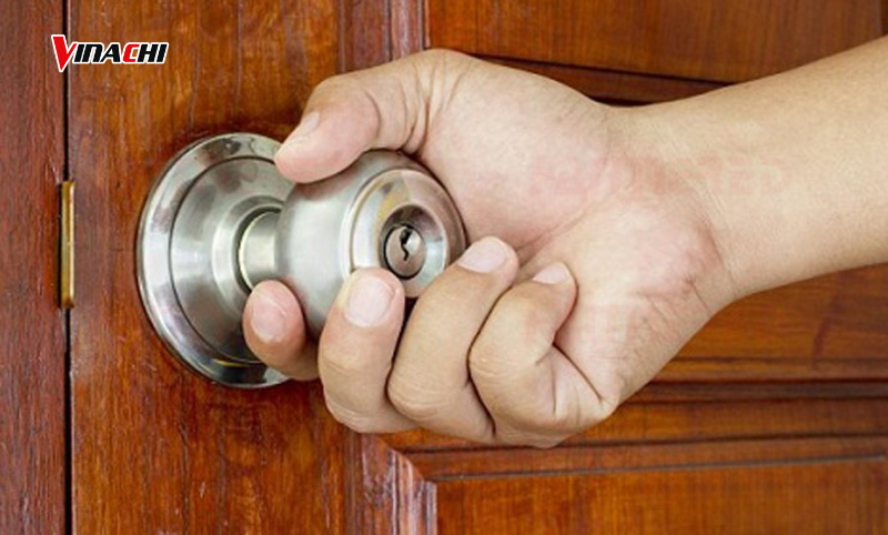 Khoá bị kẹt cứng