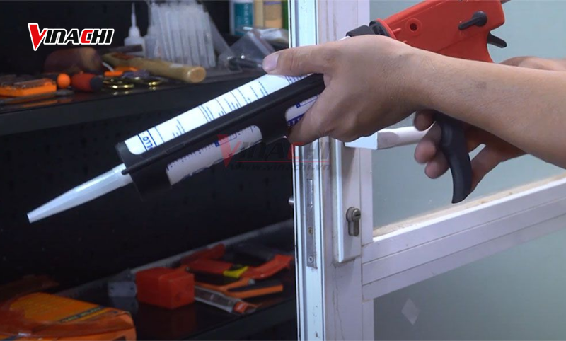 Súng keo nóng được sử dụng trong nhiều lĩnh vực khác nhau