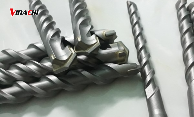 Dựa vào kích thước và đường kính khoan để chọn mũi khoan phù hợp