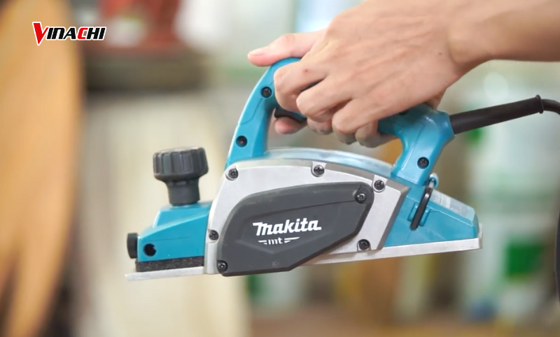 Tìm hiểu về sản phẩm máy bào gỗ cầm tay