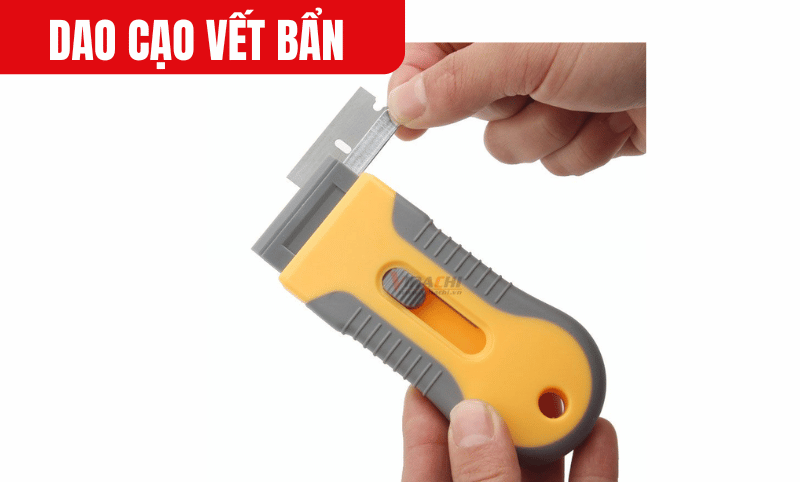 Lưỡi dao mỏng và linh hoạt làm, từ thép không gỉ sắc bén dễ dàng cạo bỏ các chất bẩn