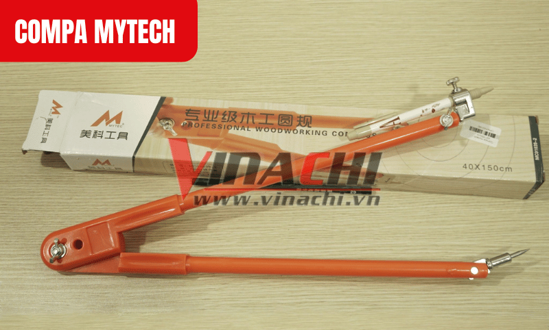 Đầu nhọn sắc bén và cứng cáp cố định điểm tâm vững vàng khi xoay compa, giảm thiểu sai lệch khi tạo hình