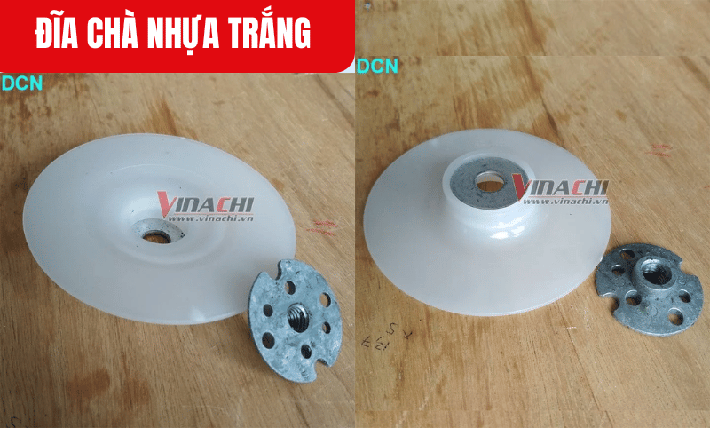 Đĩa chà nhựa trắng gắn vào máy mài hoặc máy chà sàn thông qua trục ren xoáy M10